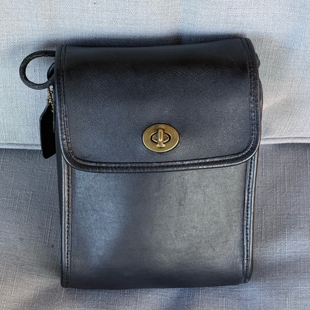 Vintage Coach Scooter crossbody - style 9893
